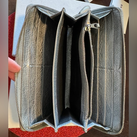 balenciaga continental zip around wallet preloved - Picture 9 of 11